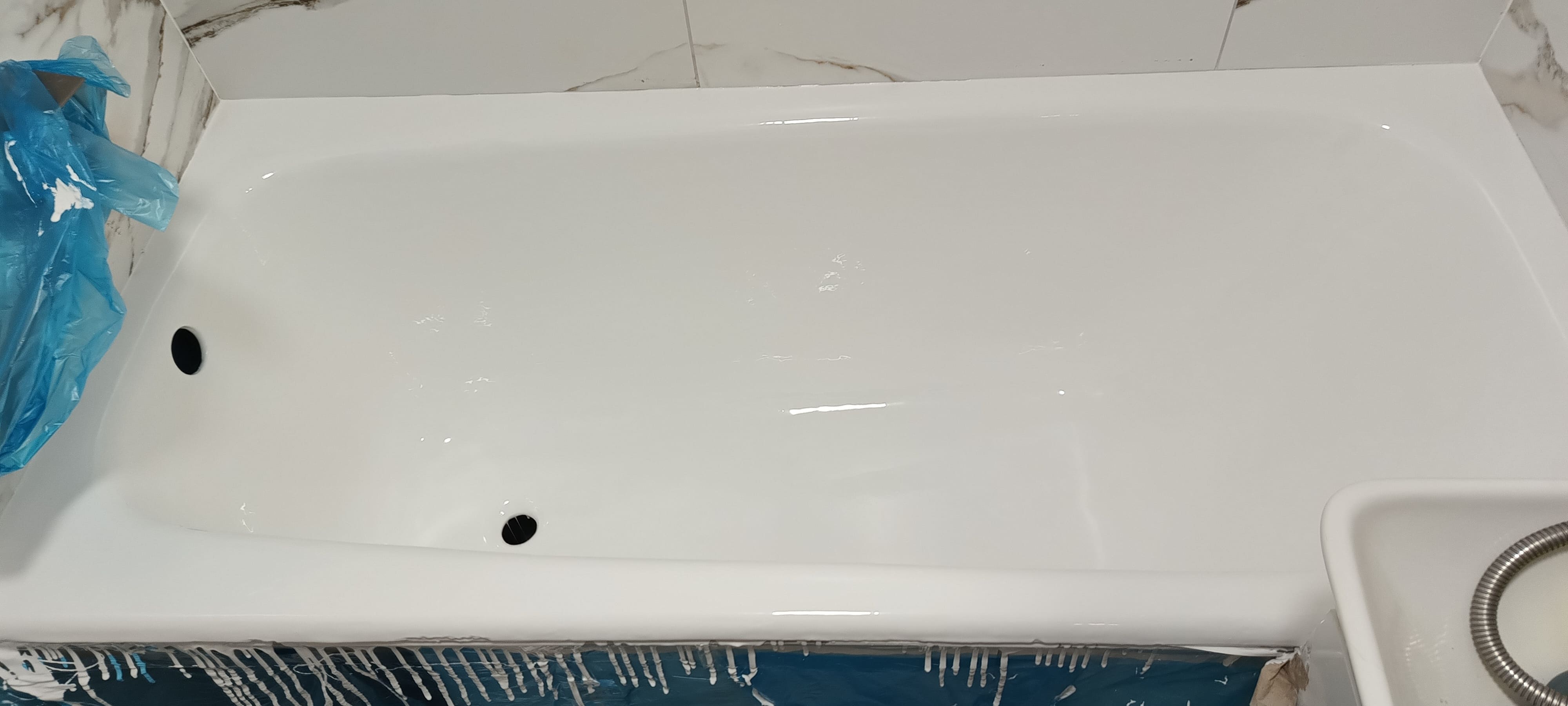 Чавунна ванна після реставрації